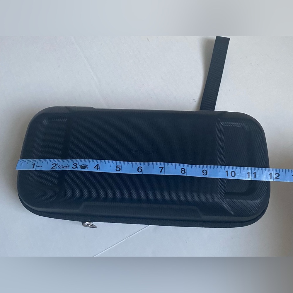 Spigen Rugged Carrying Case – Black Hard Shell Travel Case | Excellent Condition - Picture 4 of 7